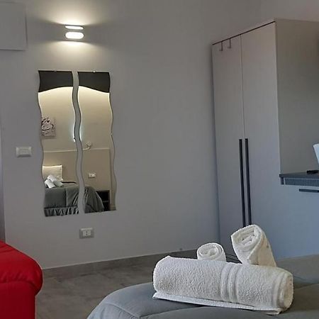 Donjon Suite Centro Storico Кастельбуоно Екстер'єр фото