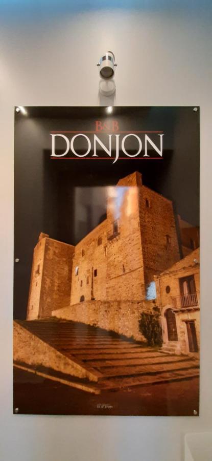 Donjon Suite Centro Storico Кастельбуоно Екстер'єр фото